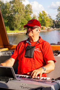 Onze muzikale leider Bert Koster